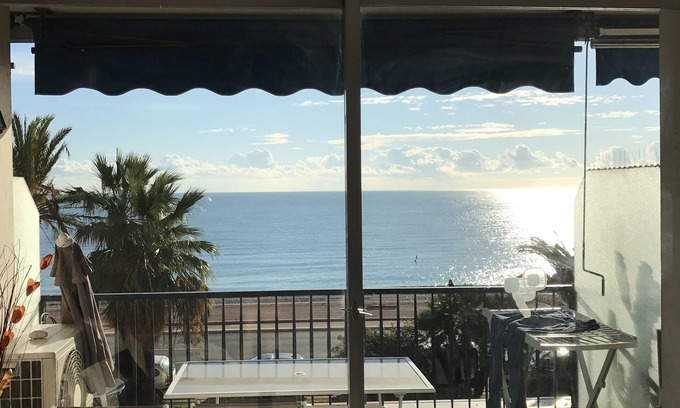 Fabron Apartamento | Impresionante apartamento de 2 dormitorios frente al mar en Nice Promenade junto al Radisson Hotel