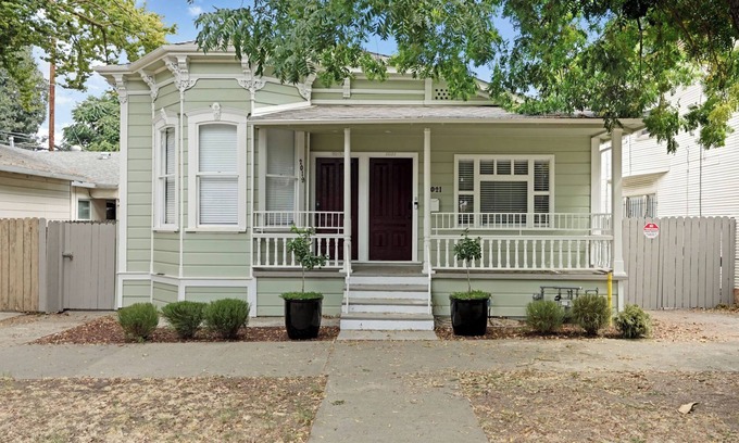Downtown Sacramento Casa | Stunning 2-bedroom, 2-bathroom unit in amazing location in Sacramento