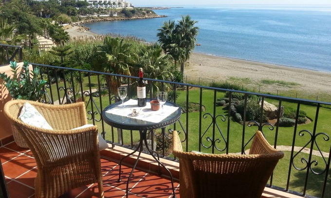 Estepona Apartamento | Impresionante Ático 2 habitaciones (de baja altura) justo al lado de la playa / Fab Vistas