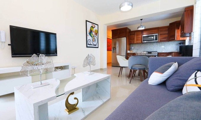 San Cristobal Apartamento | STUNNING 2-BR 2-BATH APT W/AC GARAGE & ROOF TOP