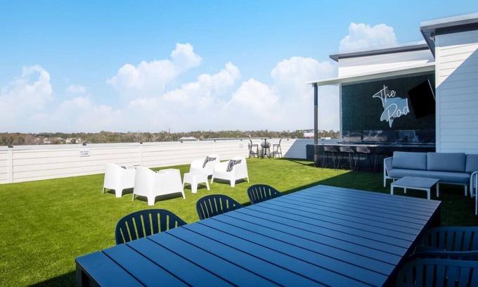 Gulfport Apartamento | Stunning 2700 sq ft Penthouse with private 3,000 sq ft terrace and bar