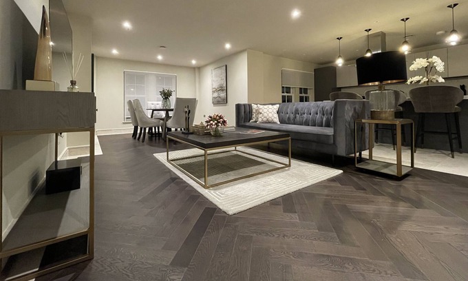 Chigwell Apartamento | Stunning 2BA, 2BR, Apt, Desirable Chigwell