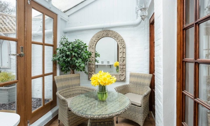 Salisbury Casa | Stunning 2BD property w/ garden in Salisbury