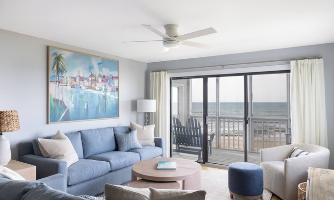 Pine Knoll Shores Condominio | Stunning 2BDR Oceanfront Condo in Peaceful Pine Knoll Shores