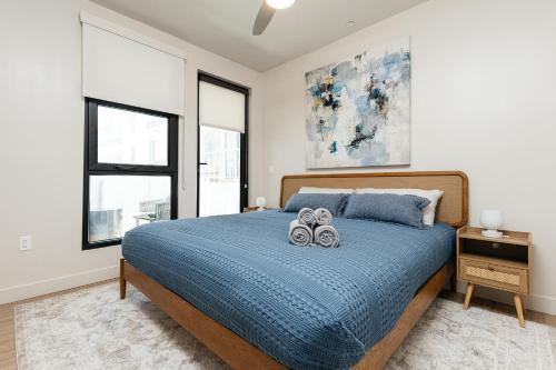 Pico Apartamento | Stunning 2BR apartment steps from Santa Monica pier