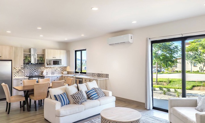 Paraíso Escondido Apartamento | Stunning 2BR Condo - 5 min to Beach