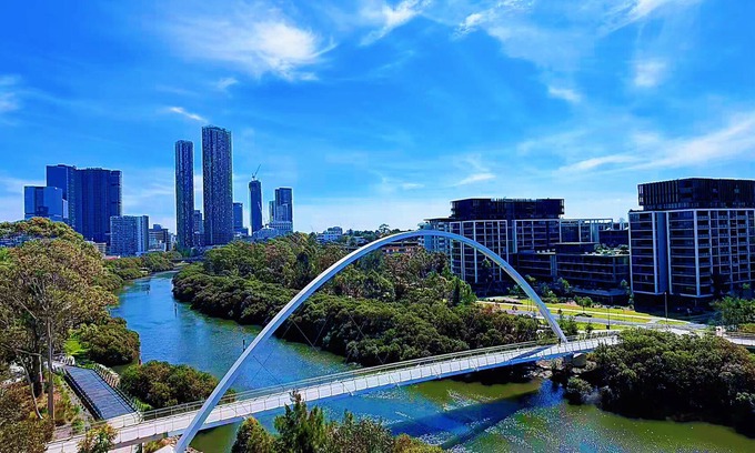Parramatta Apartamento | Stunning 2BR with River & City Views in Parramatta