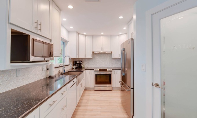 Breezeswept Beach Estates Casa | Stunning 3 bed 2 bath Pool Home with Open Water Views