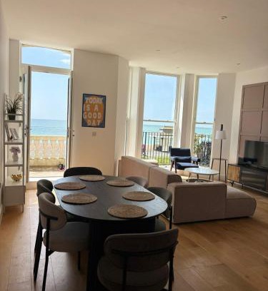 Worthing Apartamento | Stunning 3 Bed Apartment with Seaview
