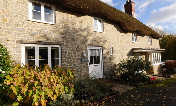 Evershot Cabaña | Stunning 3-bed Cottage in Dorchester