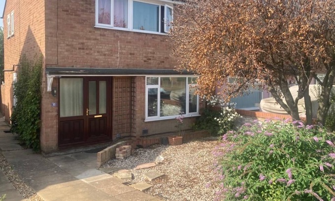 Cherry Hinton Casa | Stunning 3 -Bed semi detached House in Cambridge
