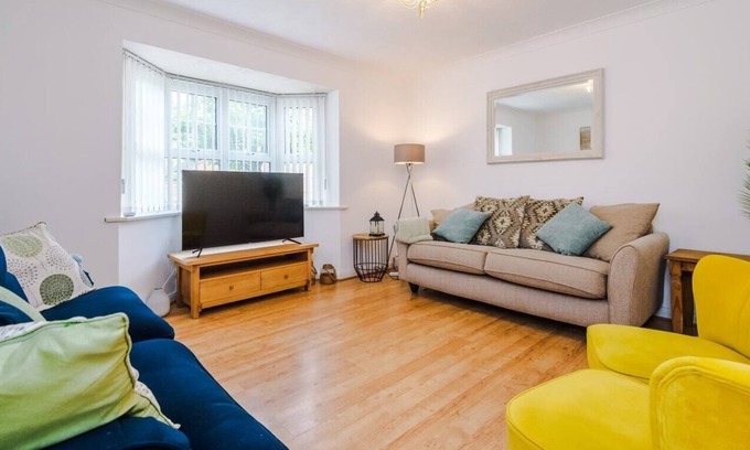 Binley Casa | Stunning 3 Bedroom House Coventry