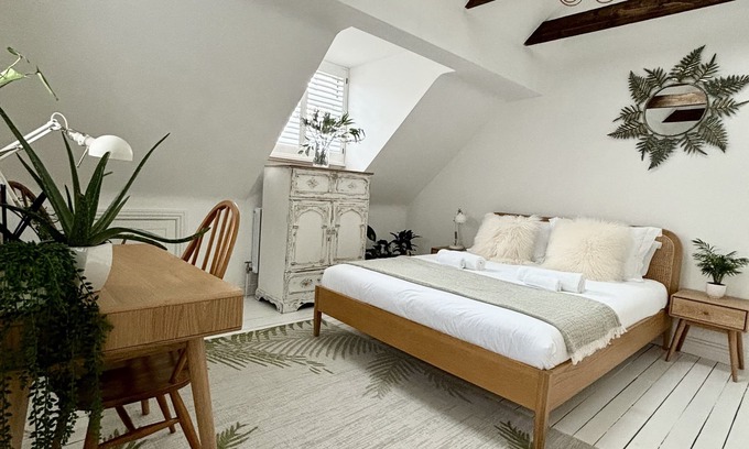 Kemptown Cabaña | Stunning 3 bedroom & 2 bathroom cottage with patio