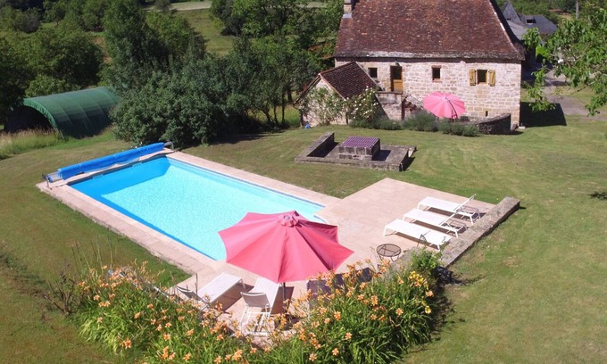 Meyssac Casa | Stunning 3 bedroom farmhouse with private heated pool