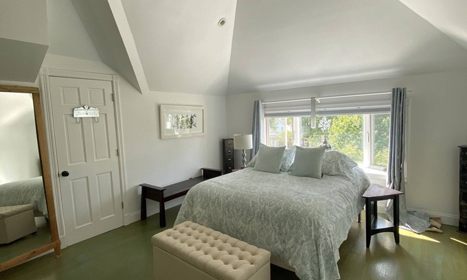 New Rochelle Casa | ENORME HERMOSO 3 DORMITORIOS 2 BAÑO. APARTAMENTO CON ÁTICO - A 30 MIN DE NYC EN TREN