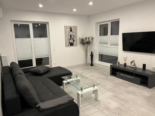 Militari Apartamento | Stunning 3-Room Penthouse Lakeview with Terrace