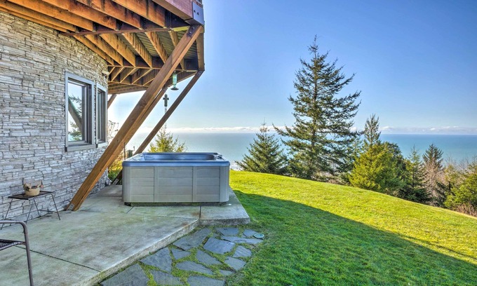 Smith River Apartamento | Stunning 360 Ocean Views, Near Redwoods NP!