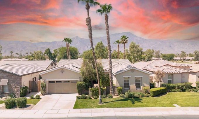 La Quinta Casa | Stunning 3BD 3BR w Casita Golf VIew Community Pool