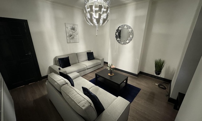 Harehills Casa | Stunning 4-Bed House in Leeds close to center