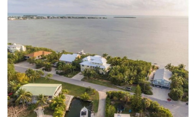 Cutthroat Harbor Estates Casa | Stunning 4 bedroom 3.5 bath Open Water home with great boating