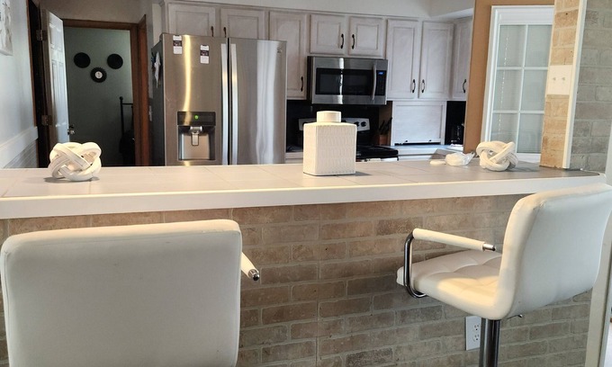 Columbus Casa | Stunning 4-bedroom all ensuite with a beautiful backyard. Plenty of free parking