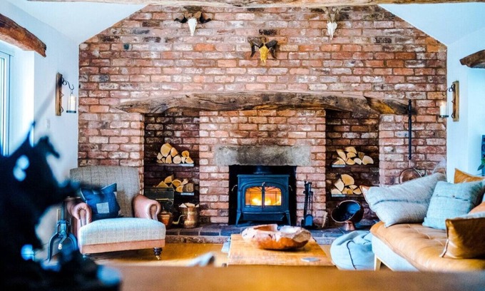 Chester Casa | Stunning 4 bedroom| Sauna | Garden | Near Chester