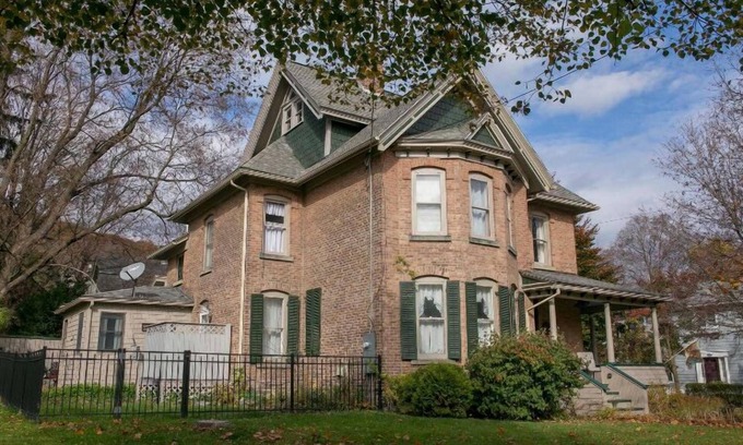 Hammondsport Casa | Stunning 4-bedroom house with AC and WiFi in the quaint town of Hammondsport