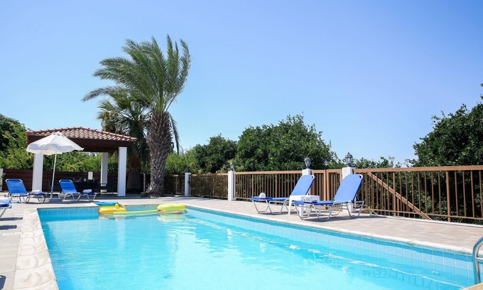 Agios Georgios Pegeias Villa | VILLA LAMBRIANA-Villa de 4 dormitorios con piscina privada y vistas al mar