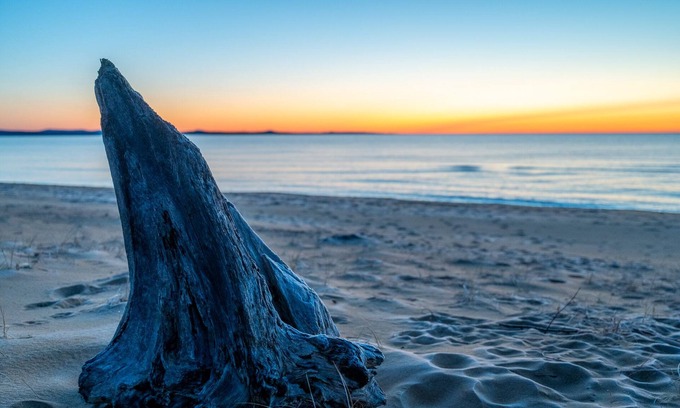 Lake Linden Casa | Stunning 4 Season New Beach House - Big Traverse Bay on Lake Superior!