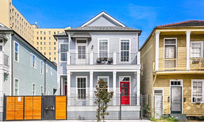 Faubourg Lafayette Apartamento | Stunning 4BR-5BR near French Quarter Homes by Hosteeva