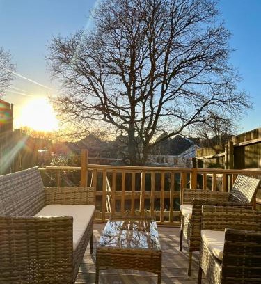 Colchester Casa | Stunning 4BR, Garden,Parking - Oakview