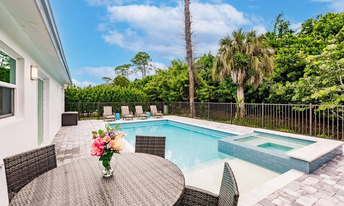 Central Naples Casa | Stunning 4BR Home w/ Pool & Spa, Fire Pit