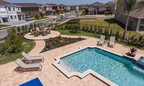 West Kissimmee Casa | Stunning 5 Bdrm Oasis with Upscale Private Pool at Encore