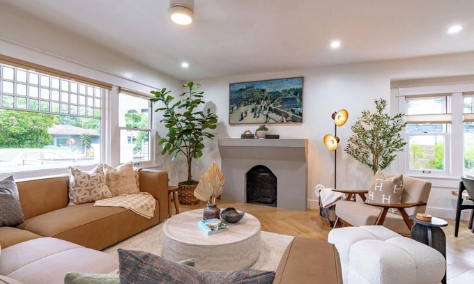 Hillcrest Casa | Stunning-5 Bed-Close To Zoo, Balboa Park, Downtown