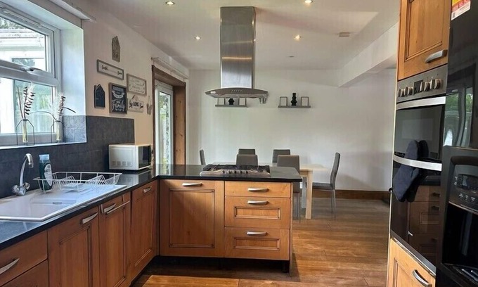 Strensall Casa | Stunning 5-bedroom detached house