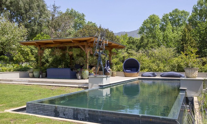 Bishopscourt Casa | Stunning 5 bedroom home in Bishopscourt