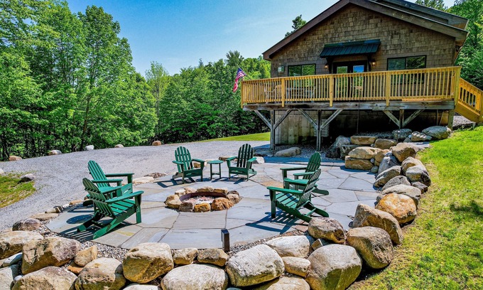 North Creek Casa | Stunning 5BR/4BA Lodge in Adirondacks: Near Gore Mountain, Fire Pit, Great Views