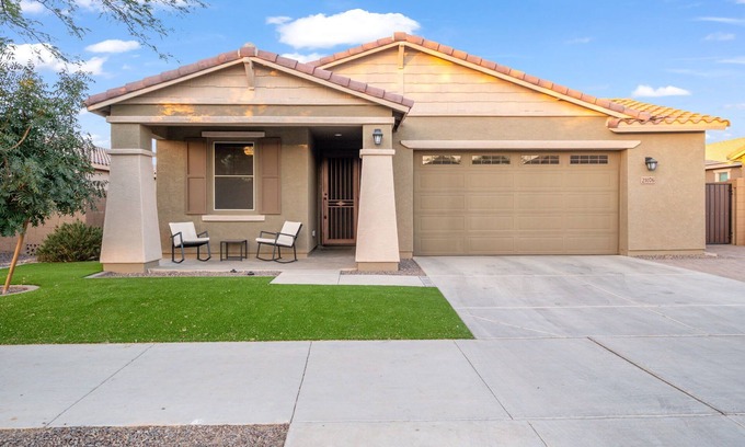 Queen Creek Casa | Stunning 5BR Home w/ Heated Pool!