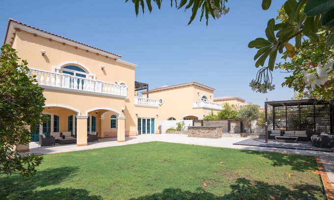 Jumeirah Park Villa | Stunning 5BR Villa - Jumeirah Park