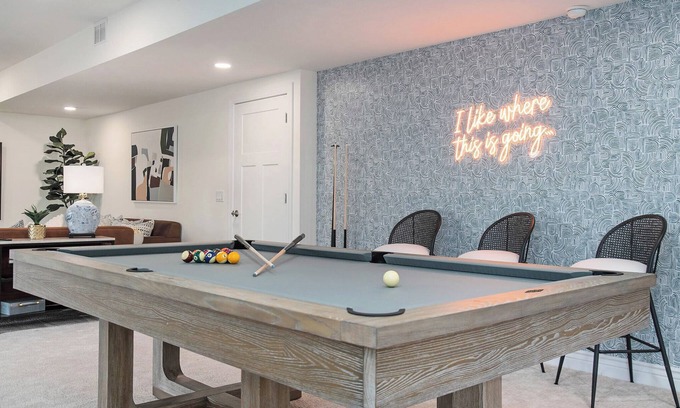Jefferson Casa | Stunning 5BR Villa, Large Hot Tub & Scenic Yard!