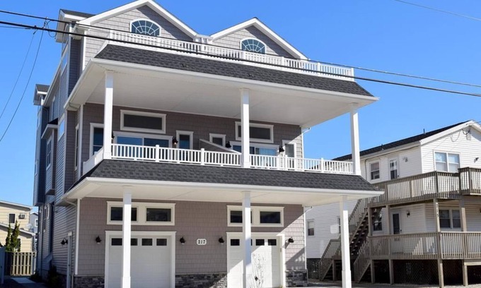 Sea Isle City Condominio | Stunning 6 Bedroom Within Walking Distance to Heart of Sea Isle