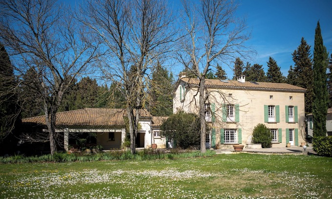Barbentane Casa | Stunning 7 bedroom Villa with pool in Provence, in the South of France.