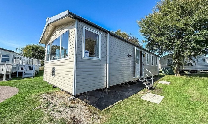 Great Yarmouth Casa | Stunning 8 berth caravan at Cherry Tree Holiday Park in Norfolk ref 70711C