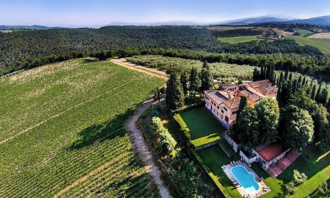 Chiocchio Villa | Impresionante 9BR - 9BA VILLA W / PISCINA CLIMATIZADA Y VISTAS INCREÍBLES, ¡ENTORNO DE VIÑEDOS!