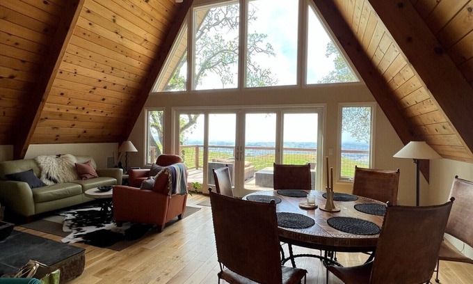 Penngrove Casa | Stunning A-frame on private vineyard with world class sunsets. Great for groups!