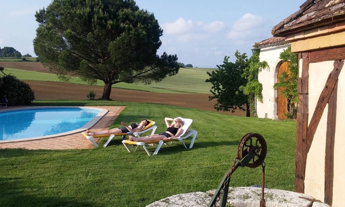Saint-Avit Cabaña | Impresionante casa de piedra antigua con piscina privada, vistas increíbles y lago