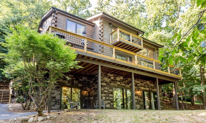 Massanutten Casa | Stunning and Expansive 15 bedrooms Situated Close to Ski Slopes