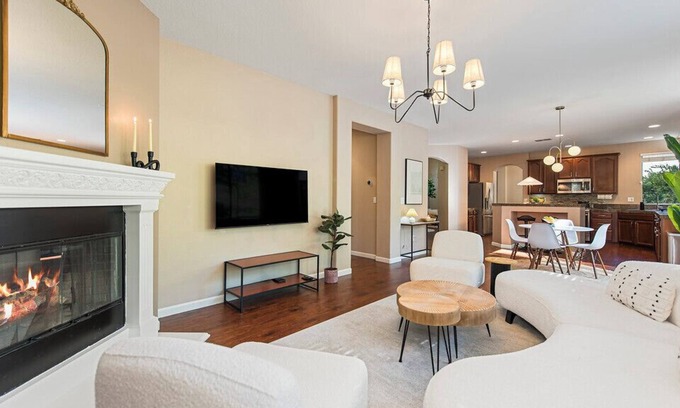 El Dorado Hills Casa | Stunning and Modern 5-Bedroom House in Prestigious Serrano Community