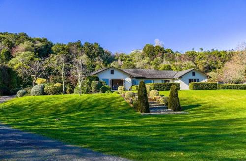 Tikitere Casa | Stunning and Spacious 5-Bedroom Home in Rotorua