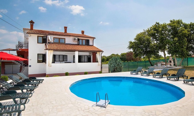 Sajini Apartamento | Bonito apartamento en Barban con WiFi